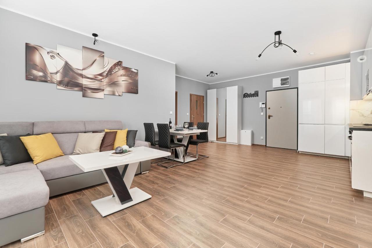 Apartments Wroclaw Jana Pawla II With Free Parking Wroclaw By Noclegi Renters Exterior foto