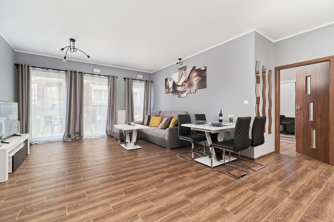 Apartments Wroclaw Jana Pawla II With Free Parking Wroclaw By Noclegi Renters Exterior foto
