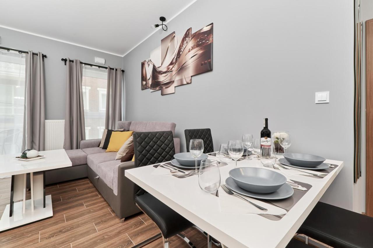 Apartments Wroclaw Jana Pawla II With Free Parking Wroclaw By Noclegi Renters Exterior foto